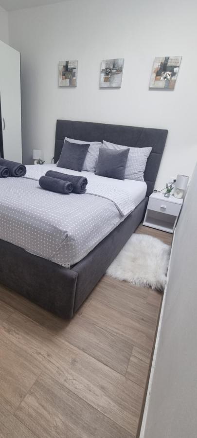 Apartman Nina Appartamento Zara Esterno foto