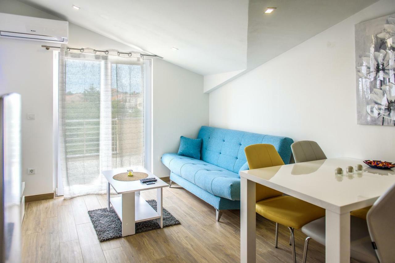 Apartman Nina Appartamento Zara Esterno foto