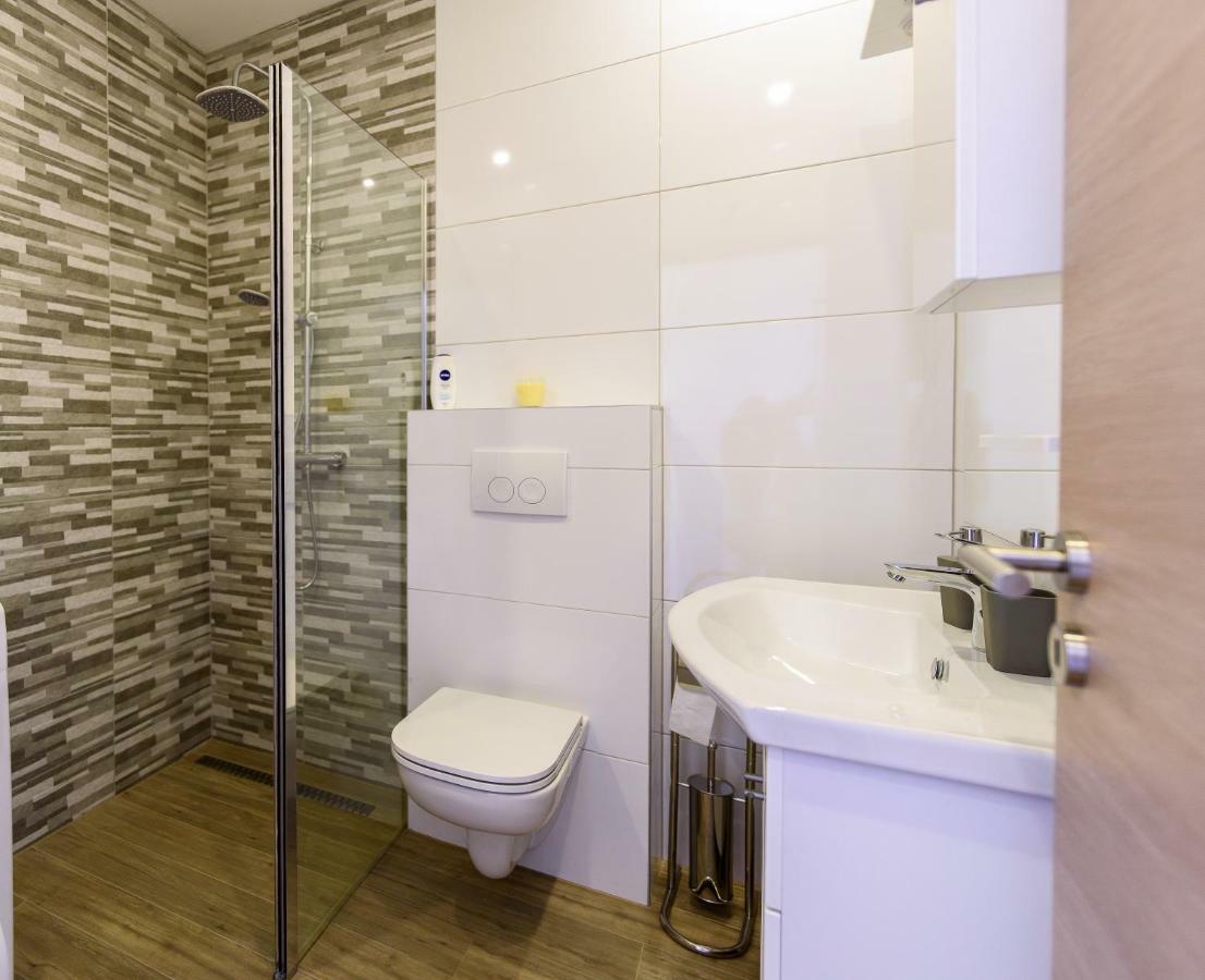 Apartman Nina Appartamento Zara Esterno foto