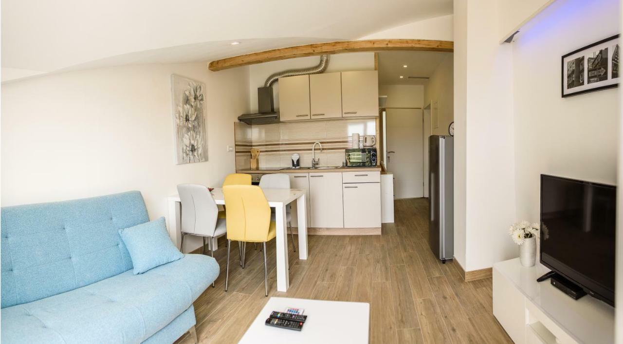 Apartman Nina Appartamento Zara Esterno foto