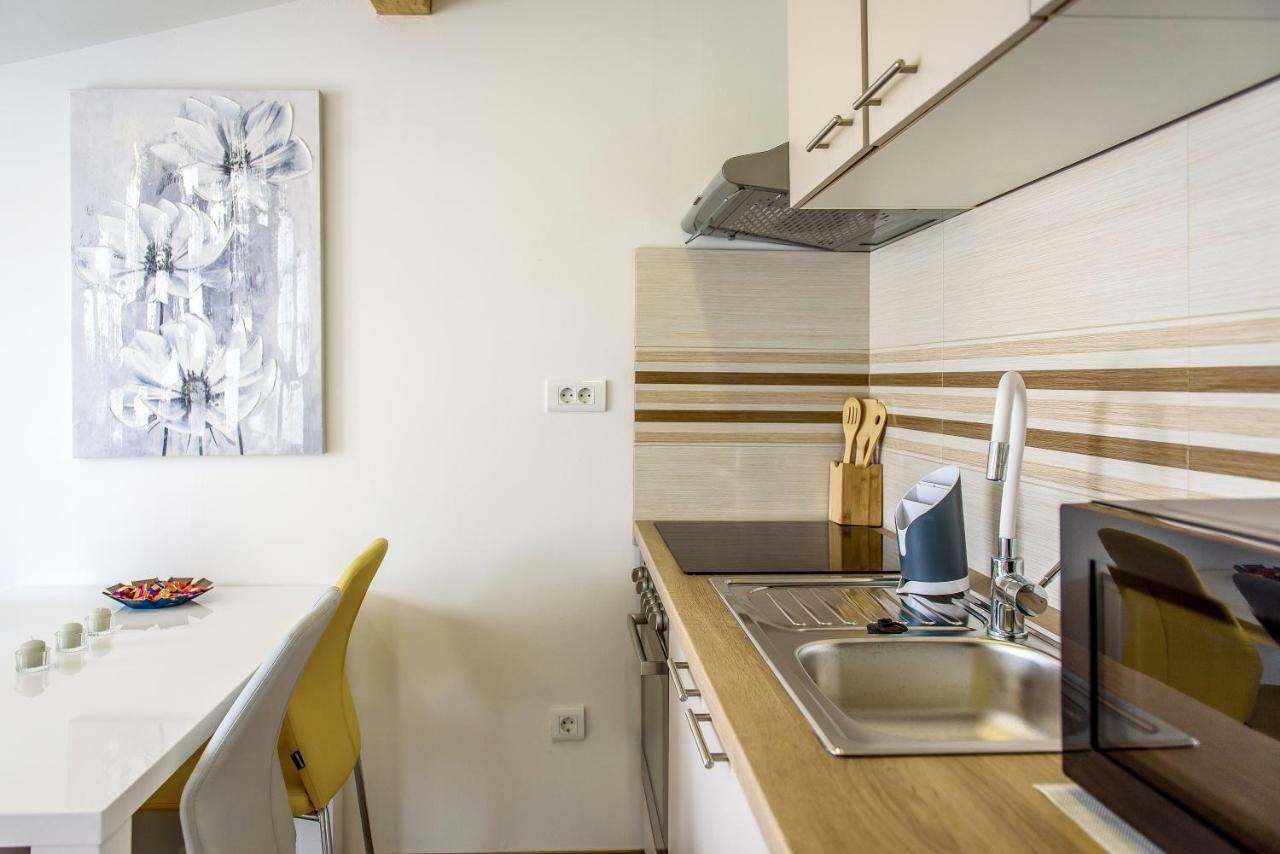 Apartman Nina Appartamento Zara Esterno foto